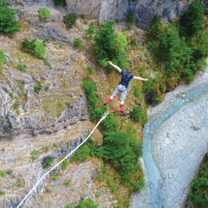 saut-a-l-elastique-de-190m